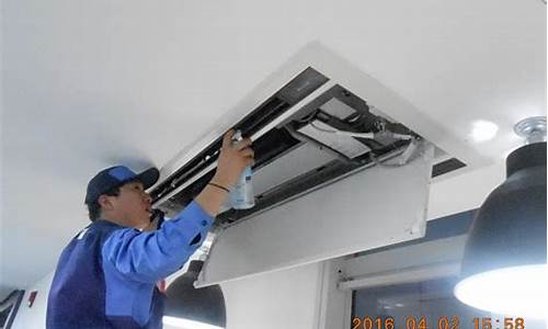 维修和保养空调柜机